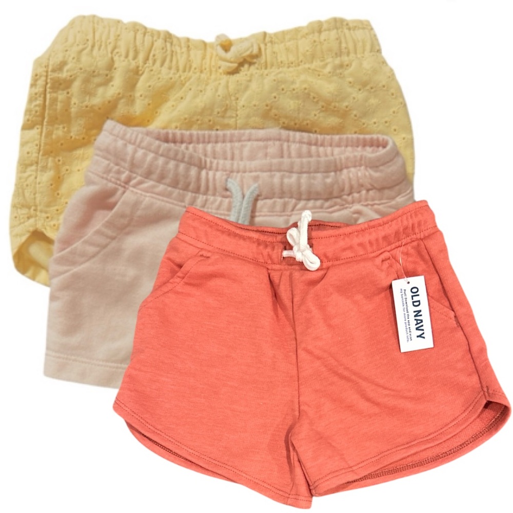 Three pairs 4T shorts w/pockets